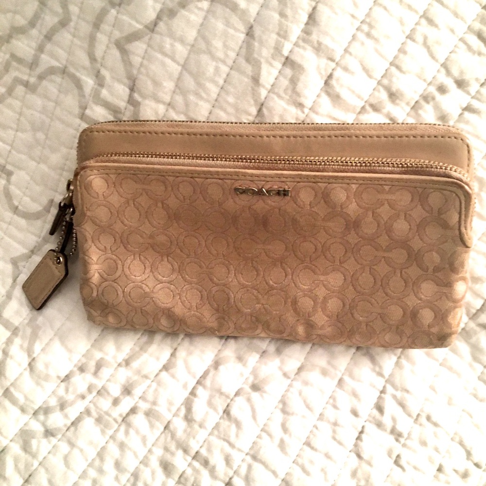 Coach Phone/Double Zip Wallet